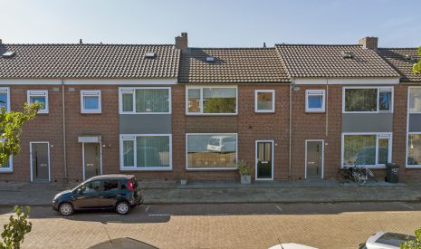 Te koop: Foto Woonhuis aan de Kardinaal de Jongstraat 17 in Rijen