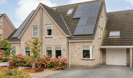 Hoofdfoto van Nijeveen De Veurdele 75