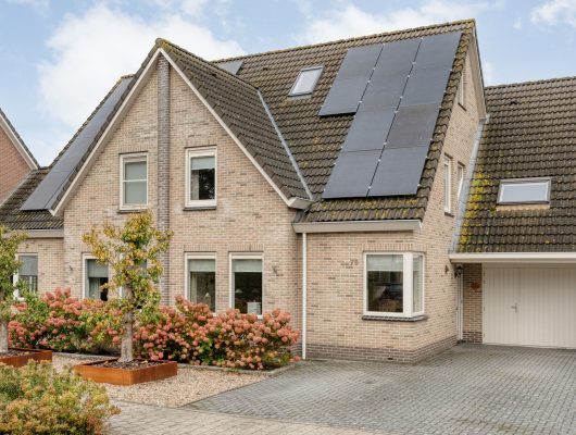 Hoofdfoto van Nijeveen De Veurdele 75