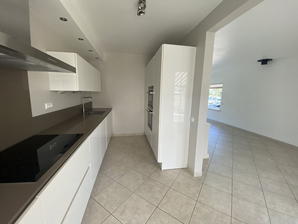 Te huur: Foto Woonhuis aan de van Halllaan 13 in Nieuwegein