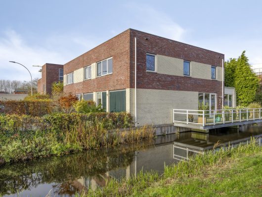 Hoofdfoto van Alphen aan den Rijn Warmoezerij 11