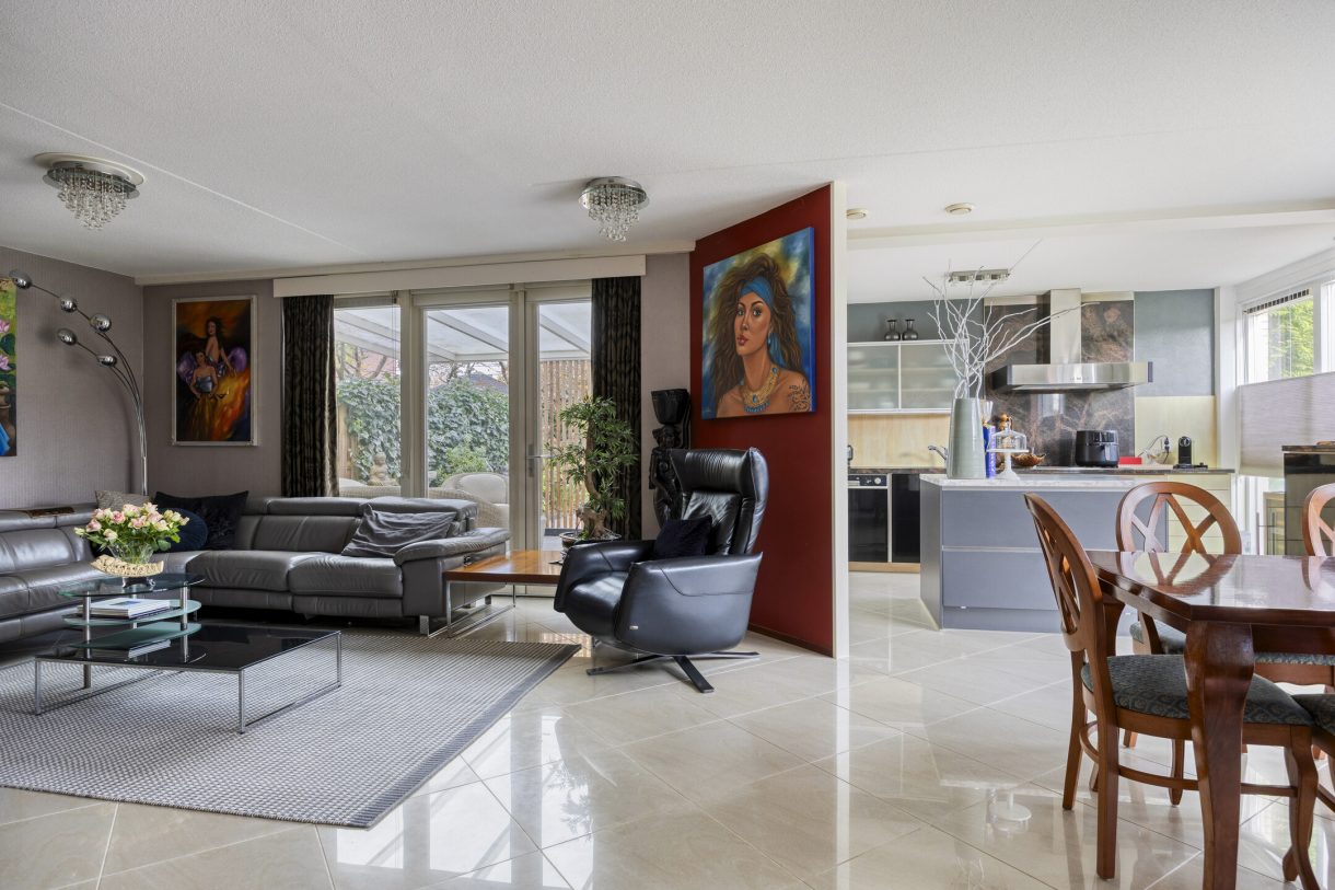 Te koop: Foto Woonhuis aan de Warmoezerij 11 in Alphen aan den Rijn