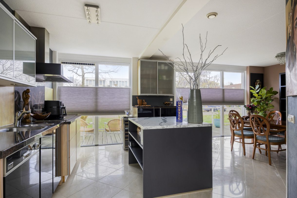 Te koop: Foto Woonhuis aan de Warmoezerij 11 in Alphen aan den Rijn