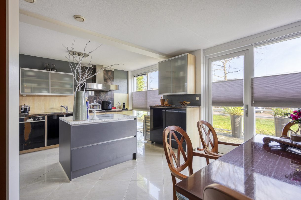 Te koop: Foto Woonhuis aan de Warmoezerij 11 in Alphen aan den Rijn