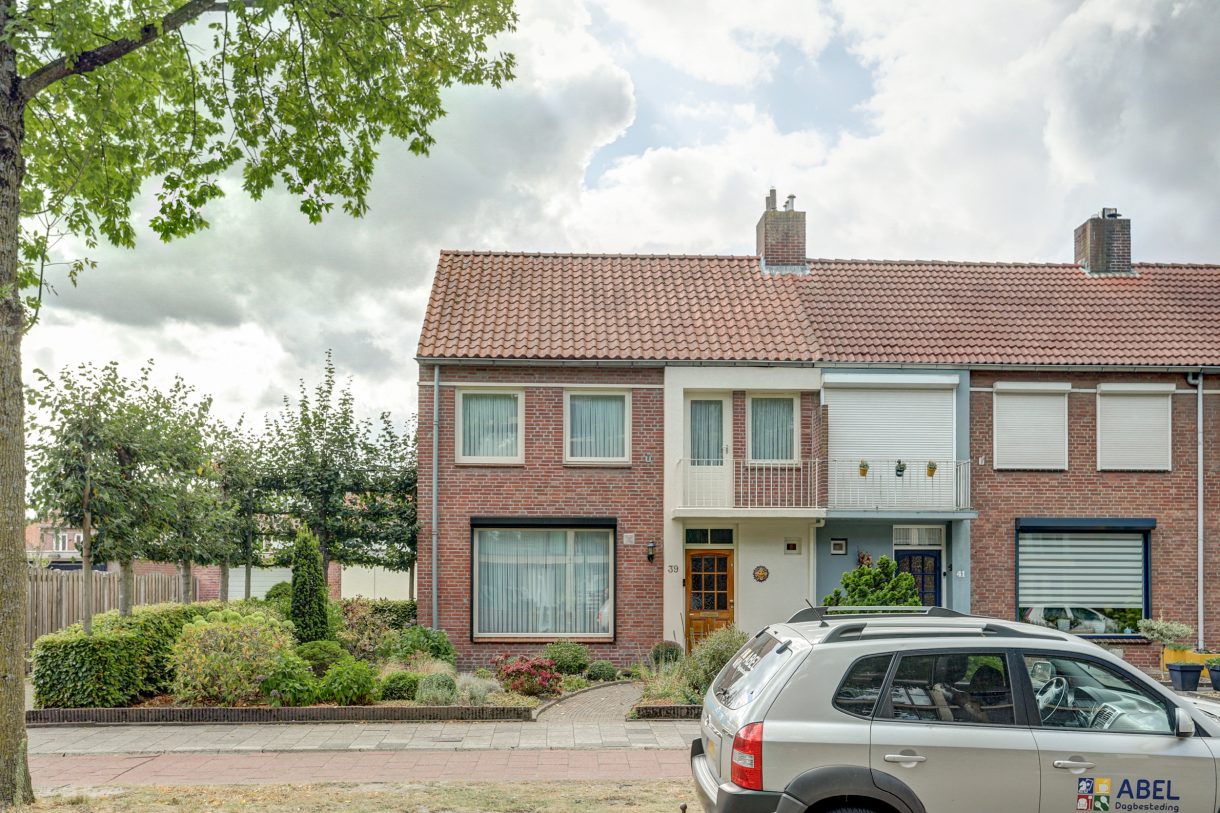 Te koop: Foto Woonhuis aan de Rembrandtlaan 39 in Rijen