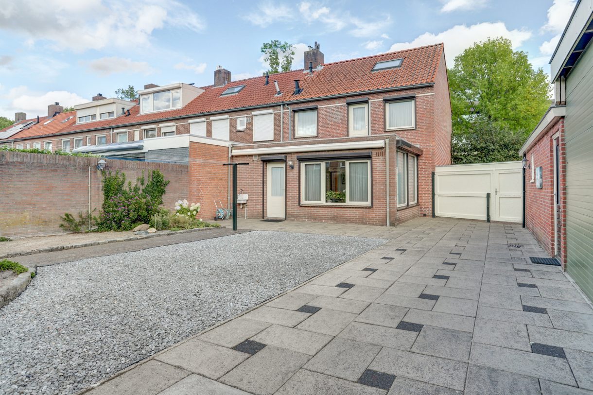 Te koop: Foto Woonhuis aan de Rembrandtlaan 39 in Rijen