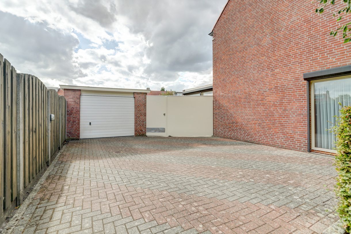 Te koop: Foto Woonhuis aan de Rembrandtlaan 39 in Rijen