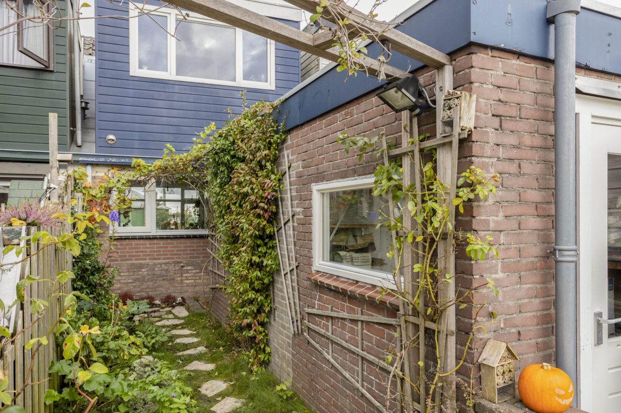 Te koop: Foto Woonhuis aan de Kortsteekterweg 49 in Alphen aan den Rijn
