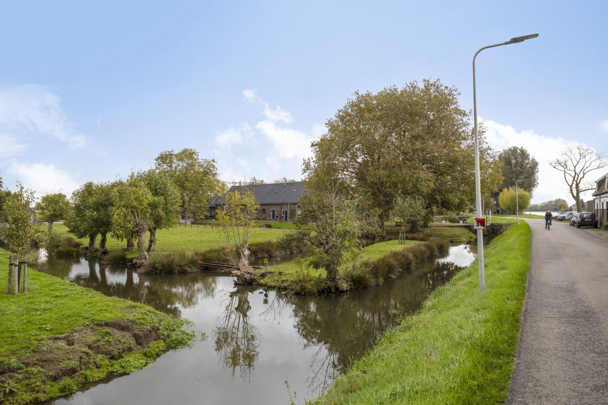 Te koop: Foto Woonhuis aan de Kortsteekterweg 49 in Alphen aan den Rijn