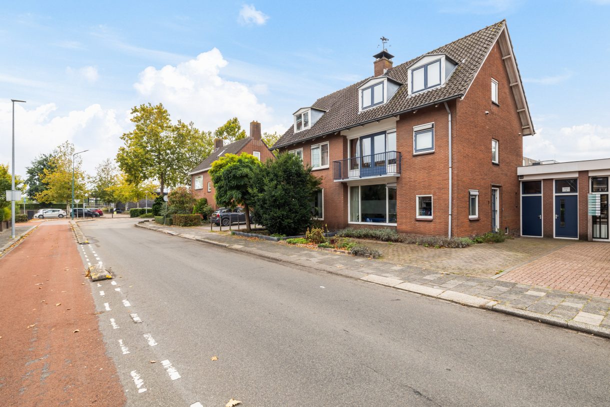 Te koop: Foto Woonhuis aan de Johan v Oldenbarneveltlaan 7 in Woerden