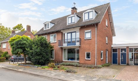 Hoofdfoto van Woerden Johan v Oldenbarneveltlaan 7