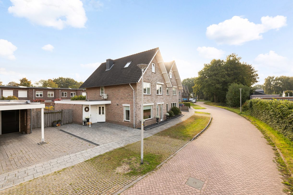 Te koop: Foto Woonhuis aan de Adolf van Nassaustraat 12 in Wezep