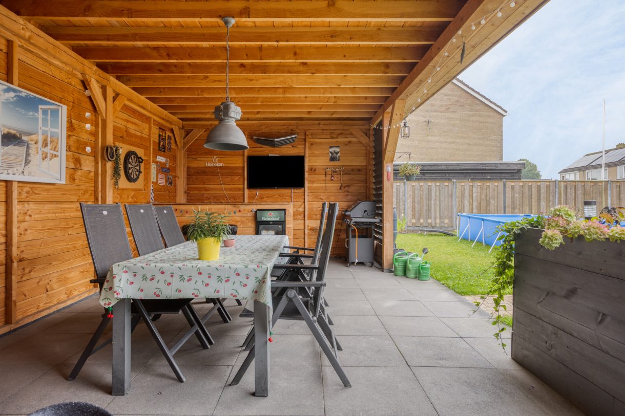 Te koop: Foto Woonhuis aan de Goudsbloemstraat 10 in Munnekezijl