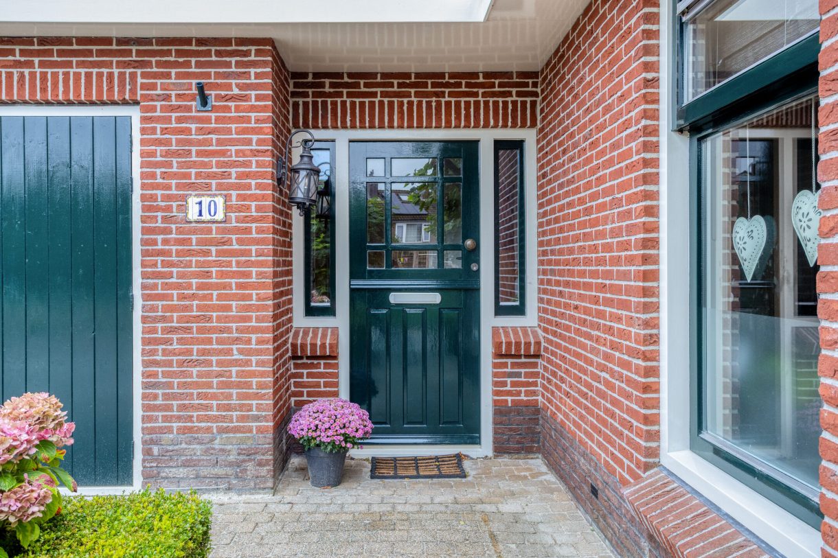 Te koop: Foto Woonhuis aan de Goudsbloemstraat 10 in Munnekezijl