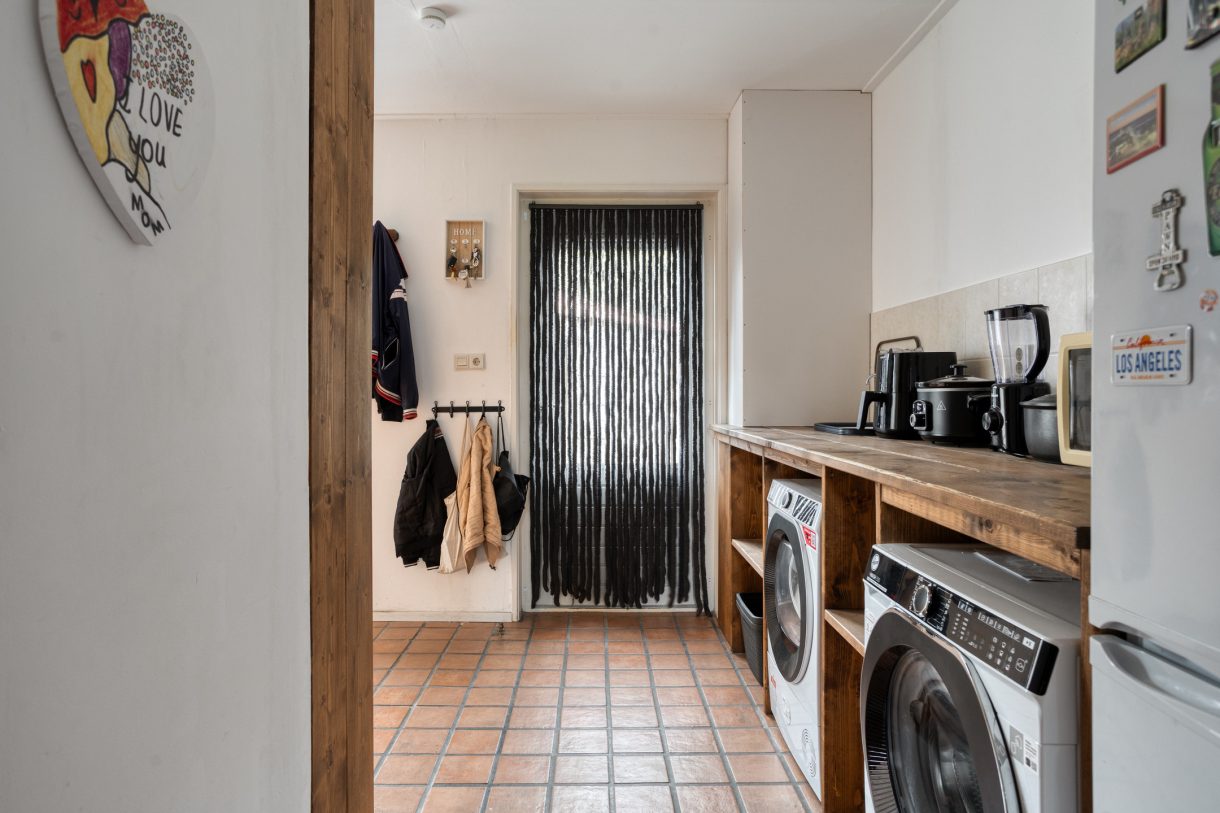 Te koop: Foto Woonhuis aan de Goudsbloemstraat 10 in Munnekezijl