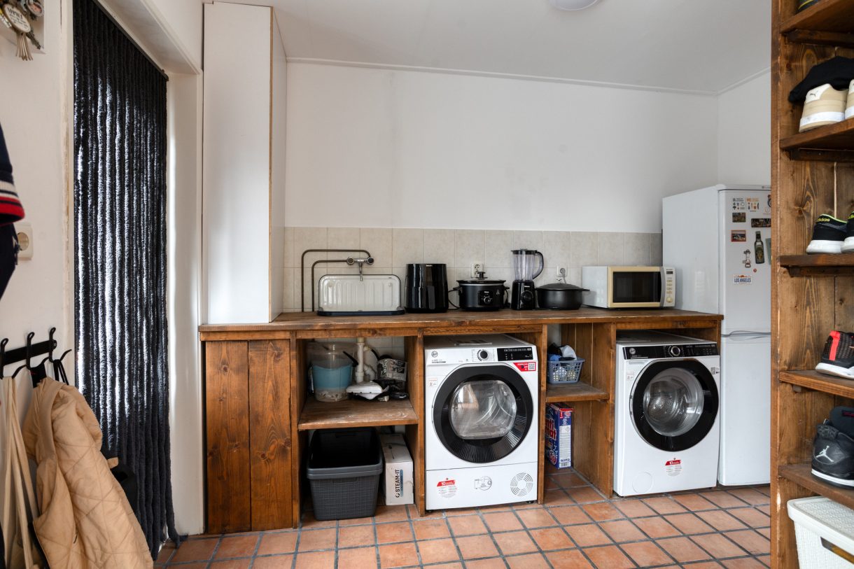 Te koop: Foto Woonhuis aan de Goudsbloemstraat 10 in Munnekezijl