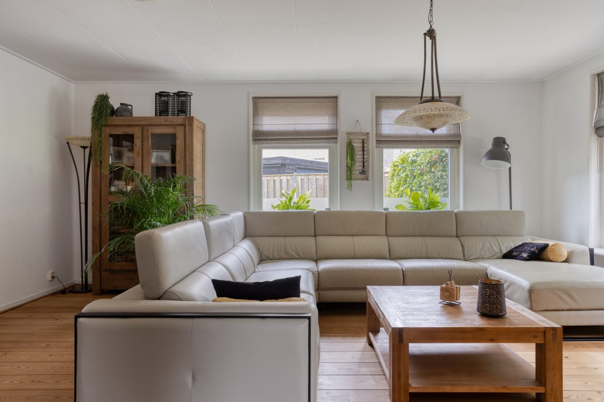 Te koop: Foto Woonhuis aan de Goudsbloemstraat 10 in Munnekezijl