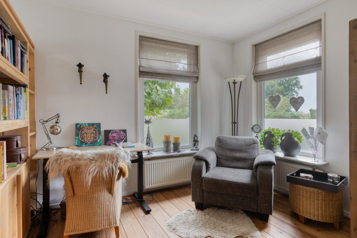 Te koop: Foto Woonhuis aan de Goudsbloemstraat 10 in Munnekezijl