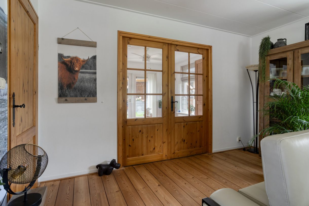 Te koop: Foto Woonhuis aan de Goudsbloemstraat 10 in Munnekezijl