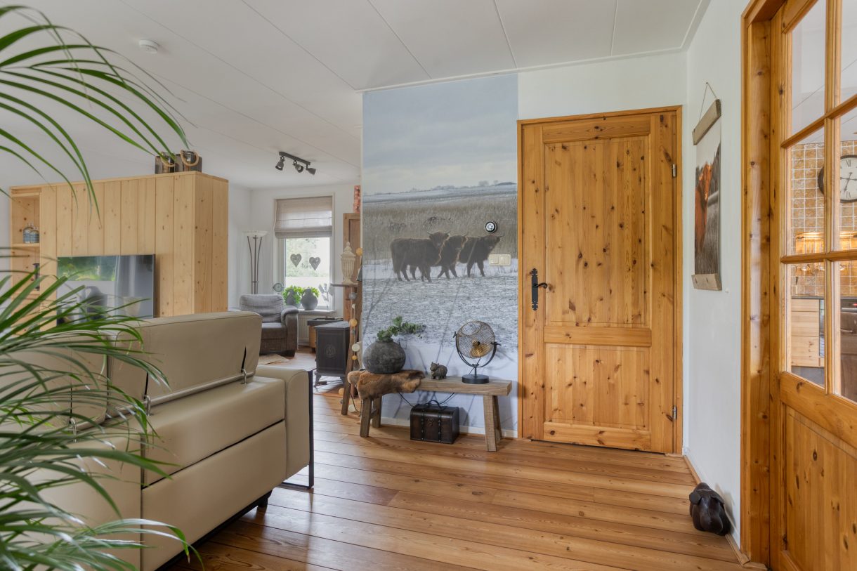 Te koop: Foto Woonhuis aan de Goudsbloemstraat 10 in Munnekezijl