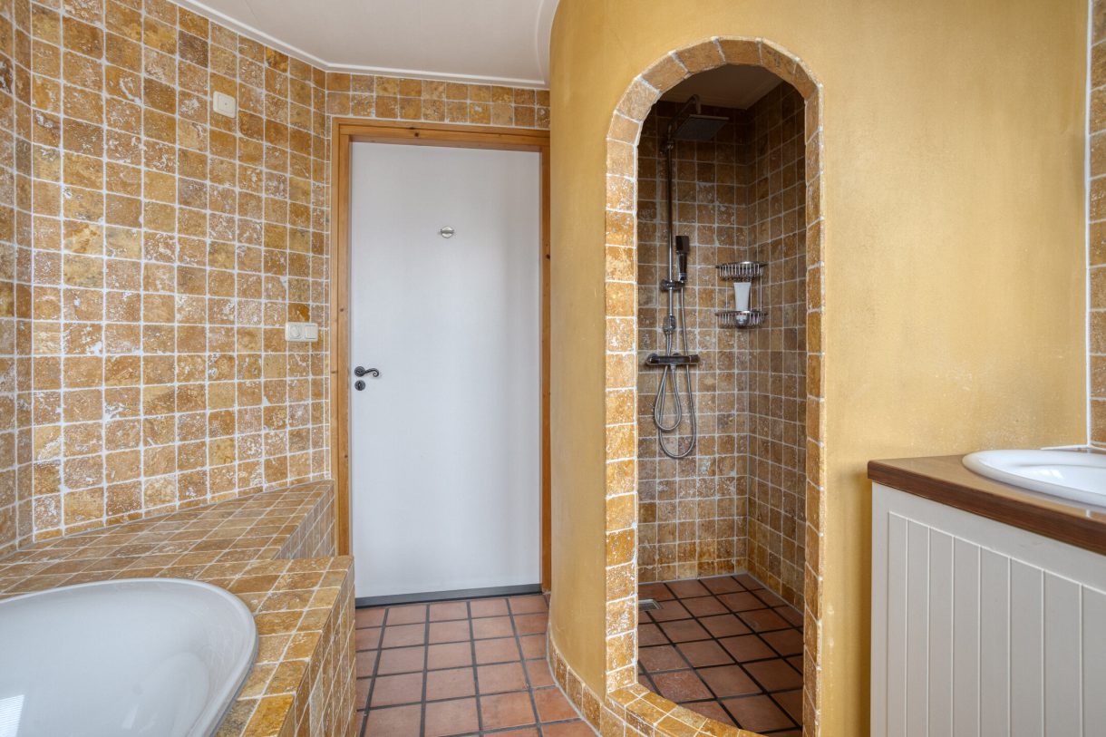 Te koop: Foto Woonhuis aan de Goudsbloemstraat 10 in Munnekezijl