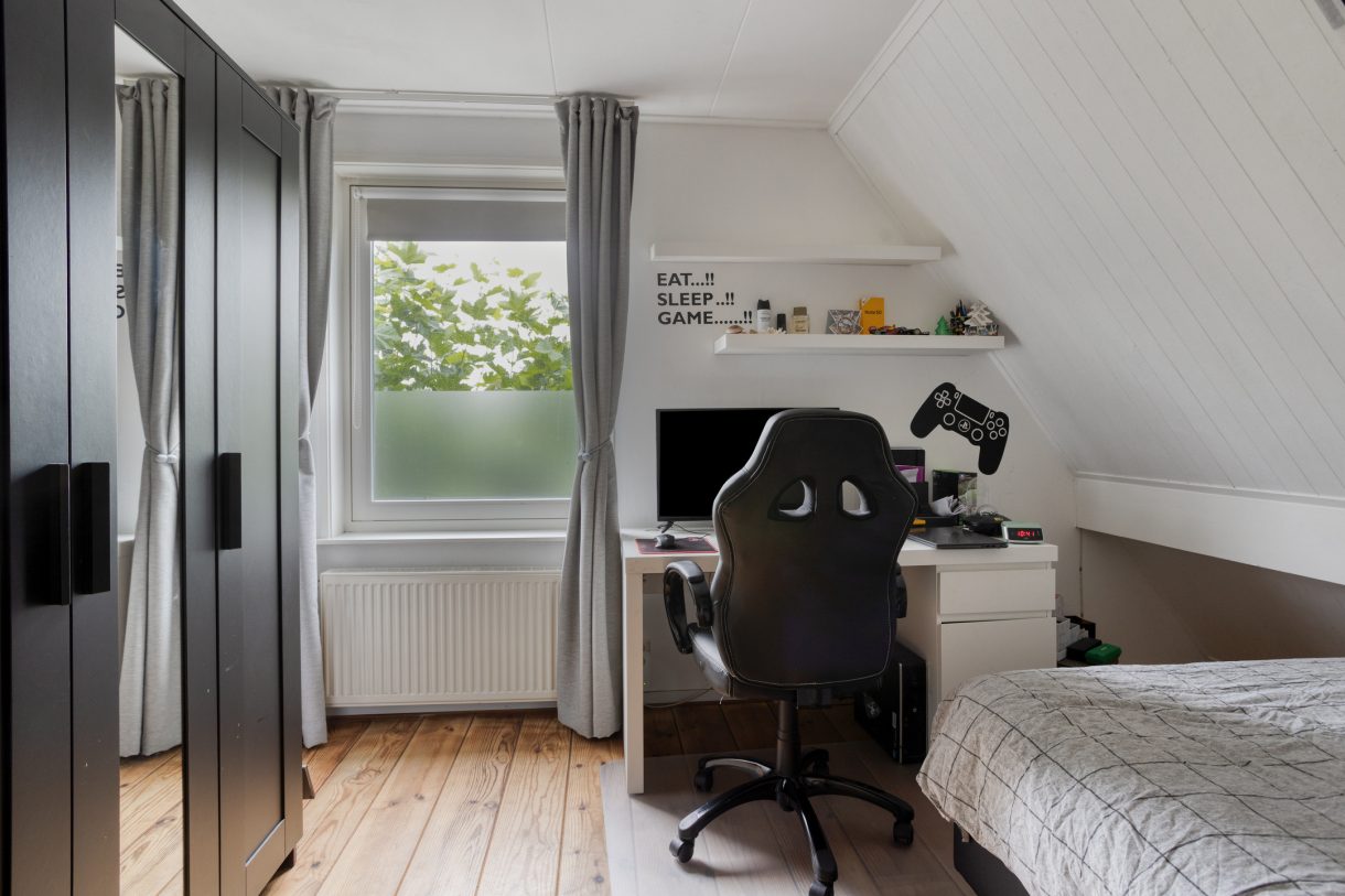 Te koop: Foto Woonhuis aan de Goudsbloemstraat 10 in Munnekezijl