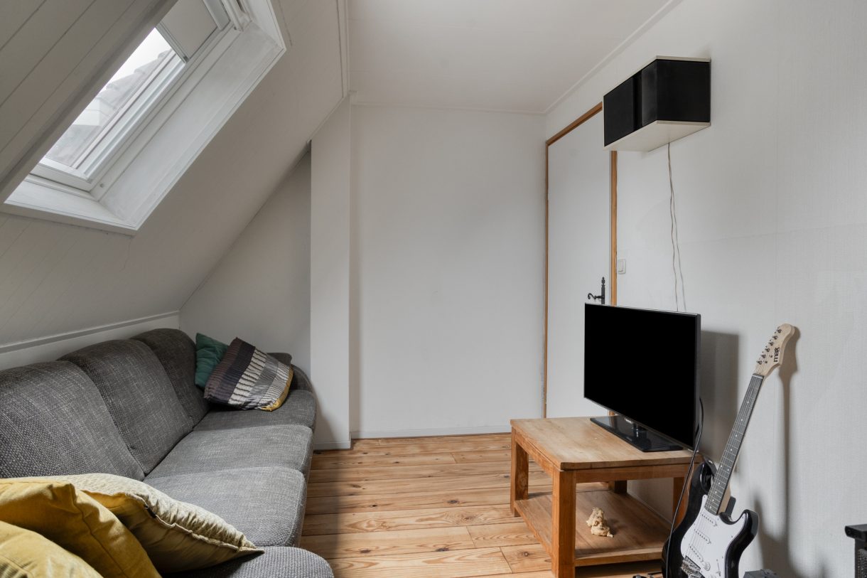 Te koop: Foto Woonhuis aan de Goudsbloemstraat 10 in Munnekezijl