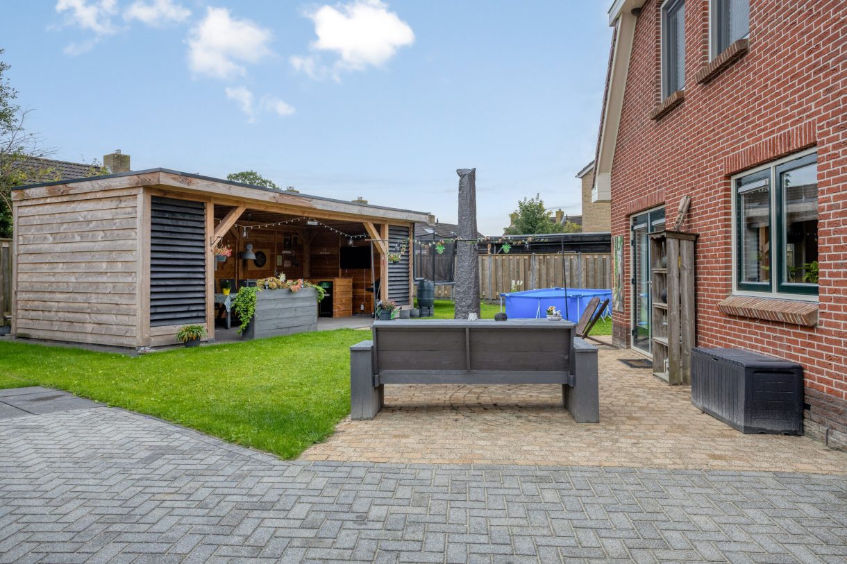 Te koop: Foto Woonhuis aan de Goudsbloemstraat 10 in Munnekezijl