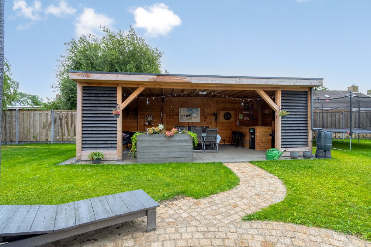 Te koop: Foto Woonhuis aan de Goudsbloemstraat 10 in Munnekezijl