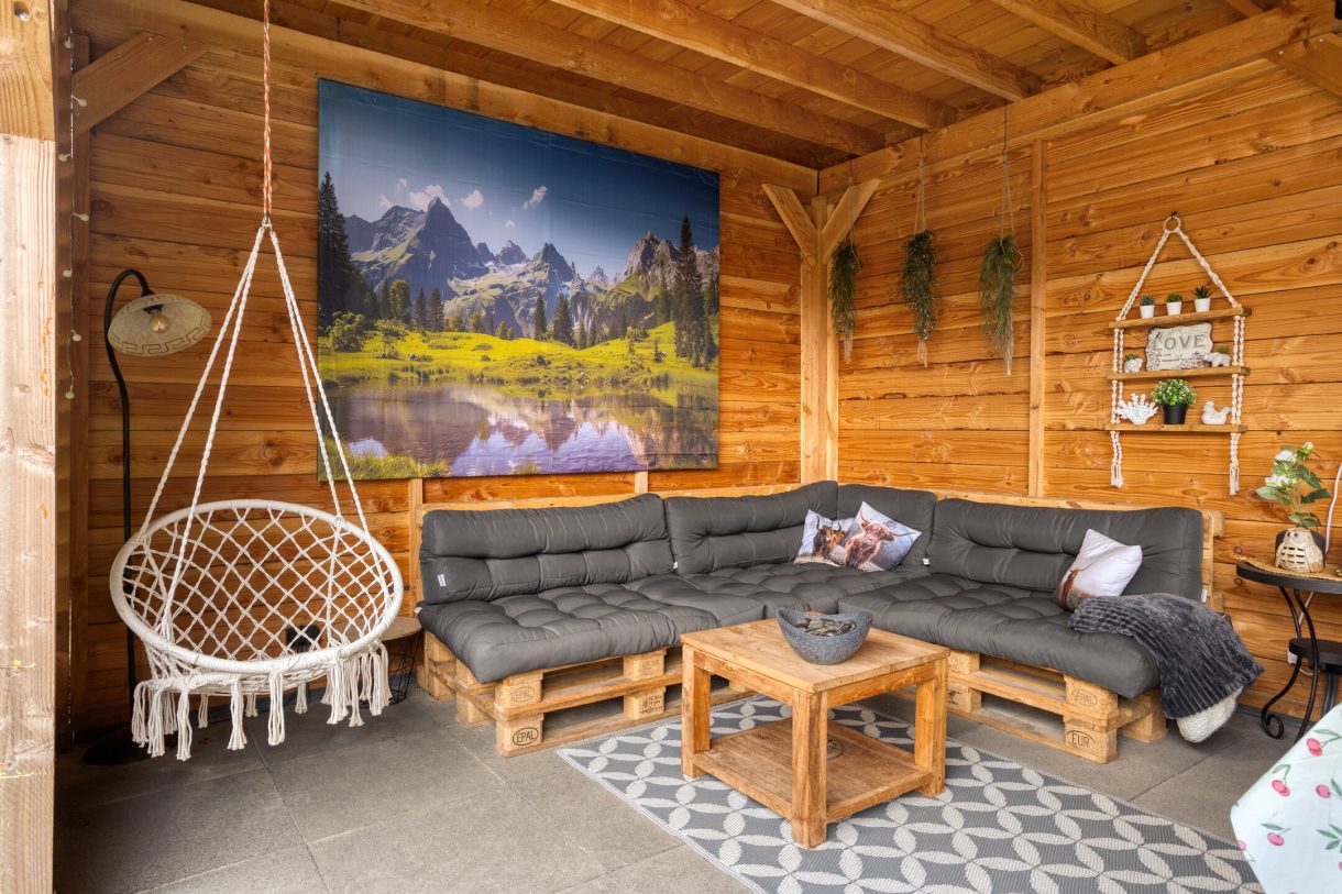 Te koop: Foto Woonhuis aan de Goudsbloemstraat 10 in Munnekezijl