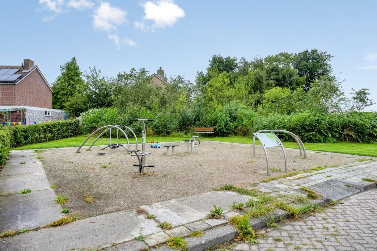 Te koop: Foto Woonhuis aan de Goudsbloemstraat 10 in Munnekezijl