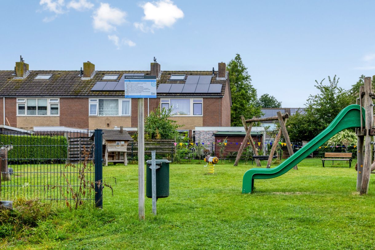 Te koop: Foto Woonhuis aan de Goudsbloemstraat 10 in Munnekezijl