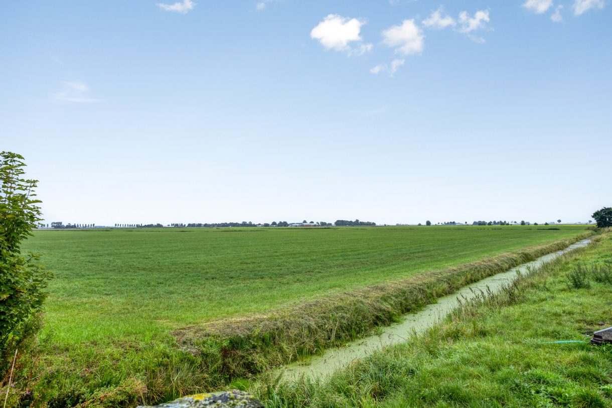 Te koop: Foto Woonhuis aan de Goudsbloemstraat 10 in Munnekezijl