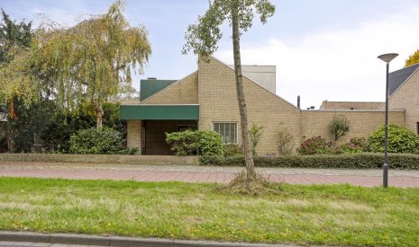 Hoofdfoto van Uden Vaarzenhof 152