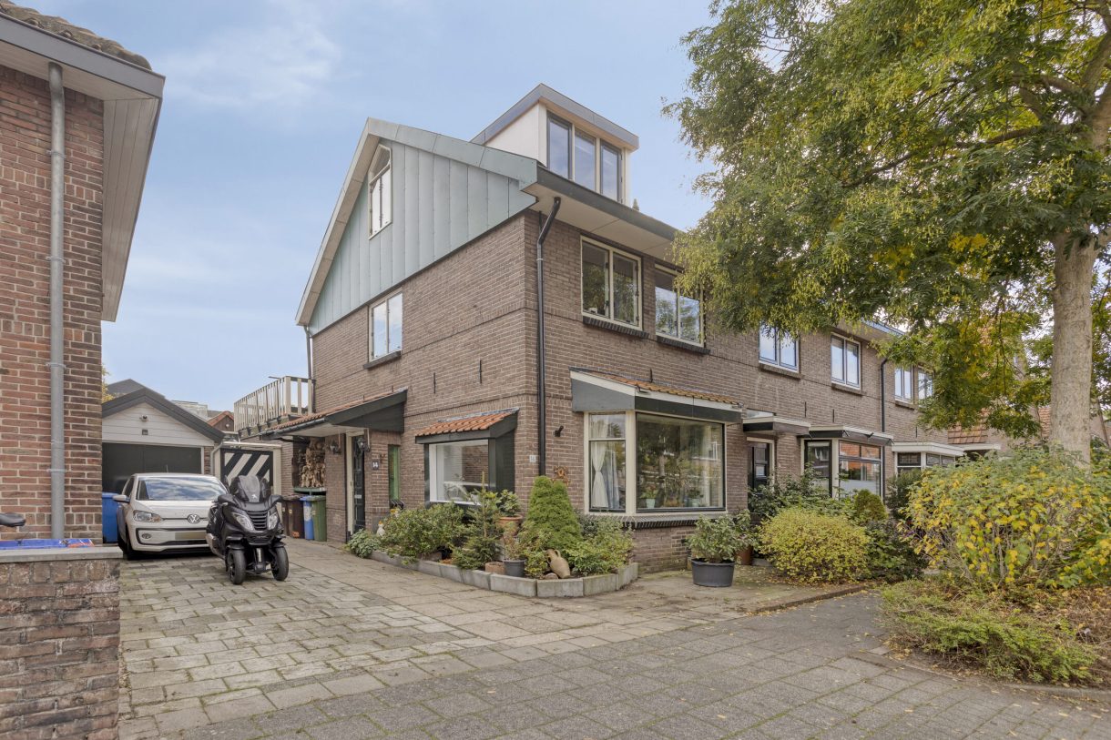Te koop: Foto Woonhuis aan de Jongkindt Coninckstraat 14 in Alphen aan den Rijn
