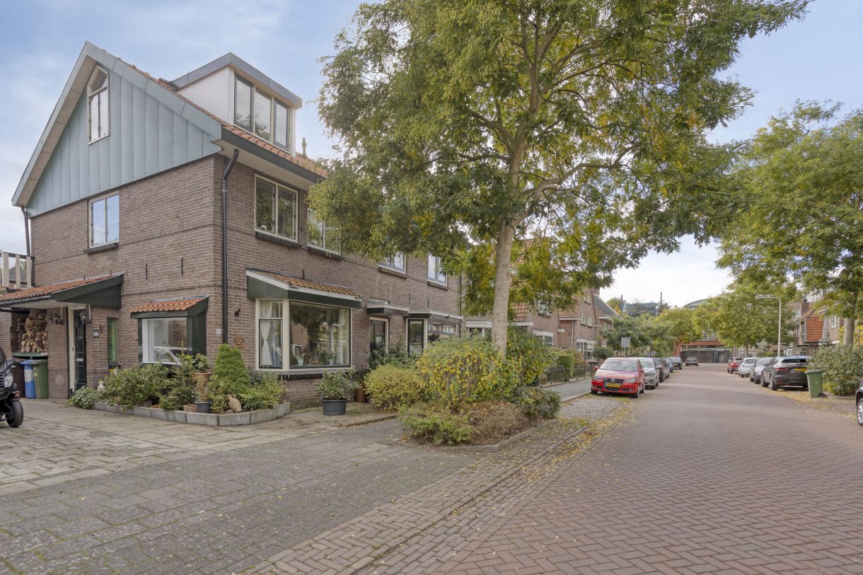 Te koop: Foto Woonhuis aan de Jongkindt Coninckstraat 14 in Alphen aan den Rijn