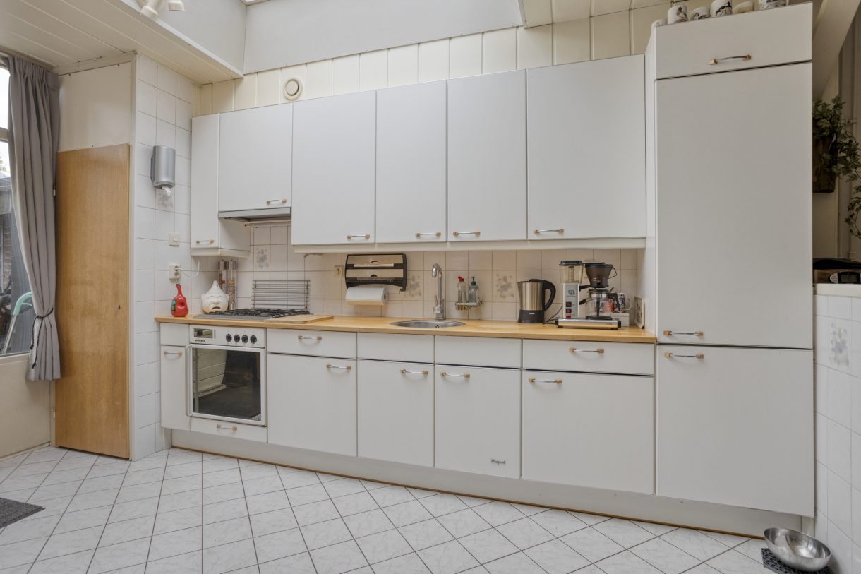 Te koop: Foto Woonhuis aan de Jongkindt Coninckstraat 14 in Alphen aan den Rijn