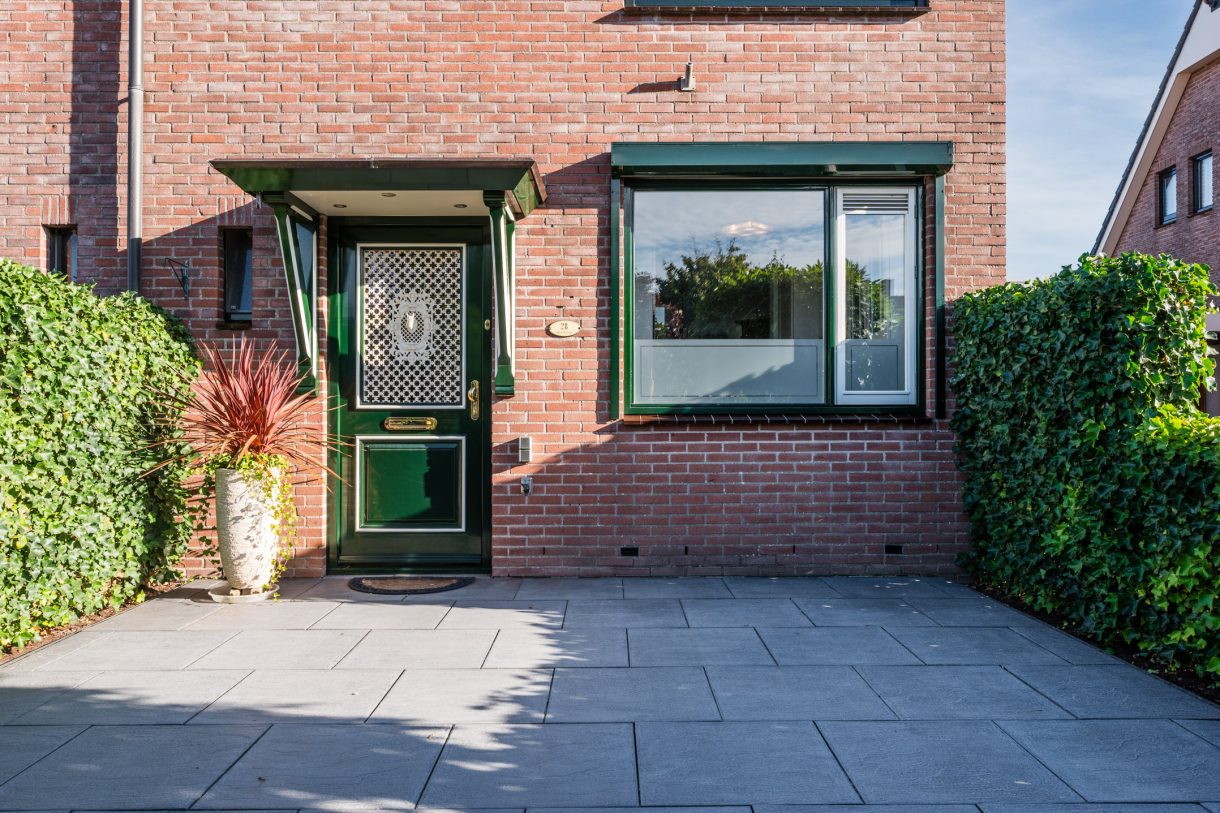 Te koop: Foto Woonhuis aan de Graaf Albrechtstraat 28 in Nieuwerbrug aan den Rijn