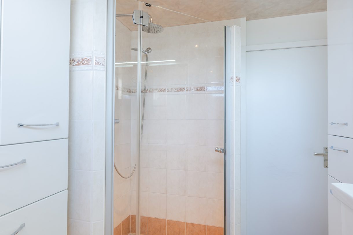 Te koop: Foto Woonhuis aan de Graaf Albrechtstraat 28 in Nieuwerbrug aan den Rijn