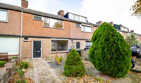 Hoofdfoto van Dieren Zilverakkerweg 46