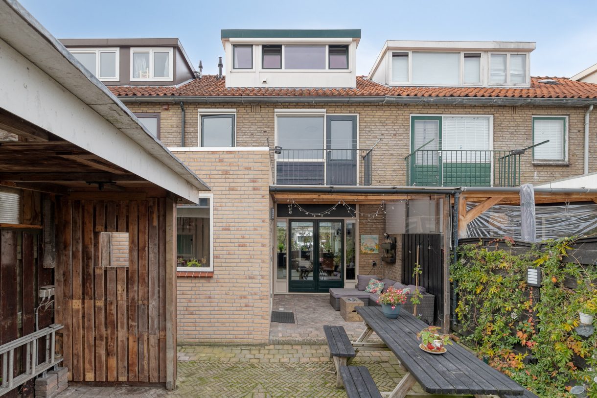 Te koop: Foto Woonhuis aan de Cederstraat 8 in Alphen aan den Rijn