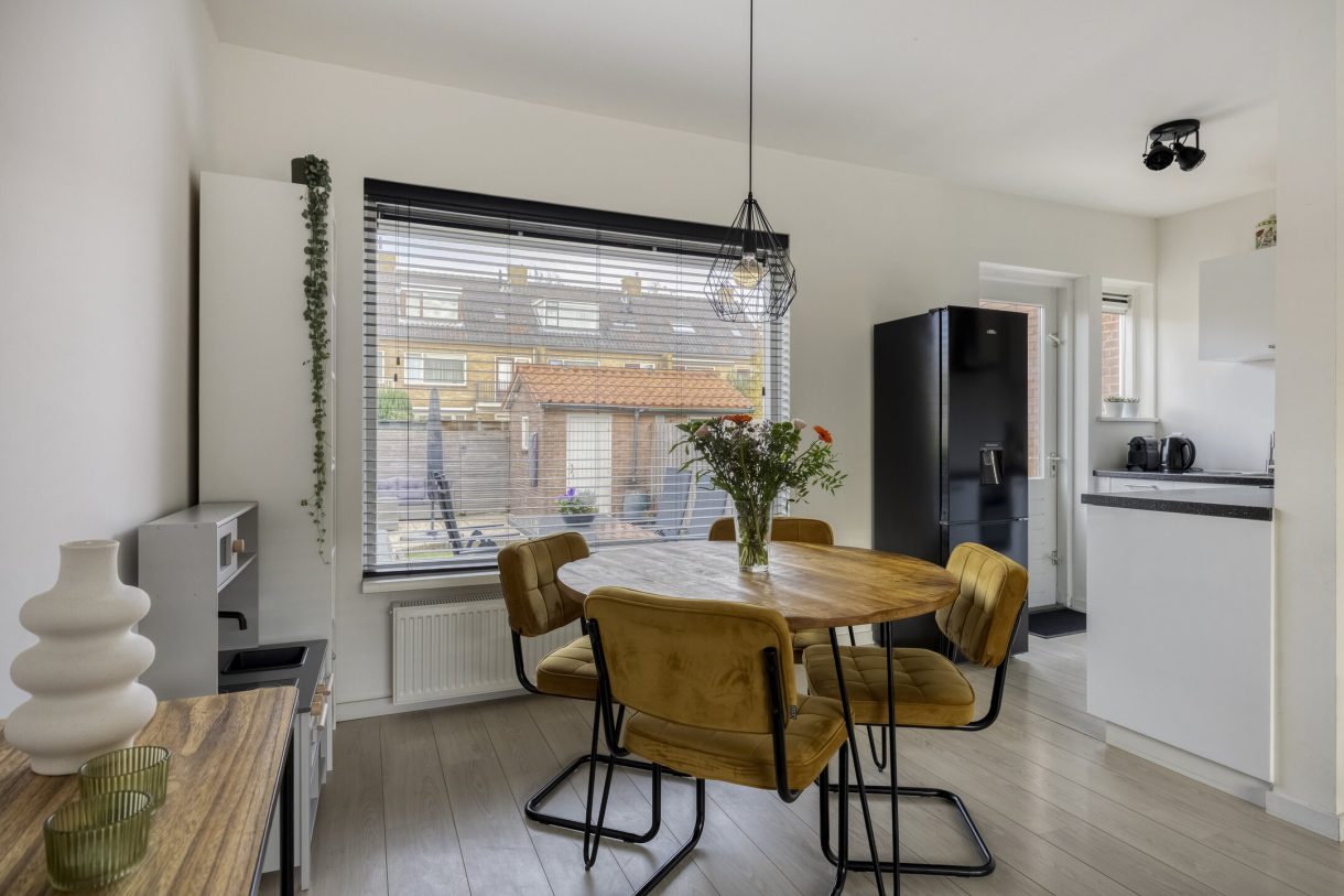 Te koop: Foto Woonhuis aan de Van Lennepstraat 79 in Alphen aan den Rijn