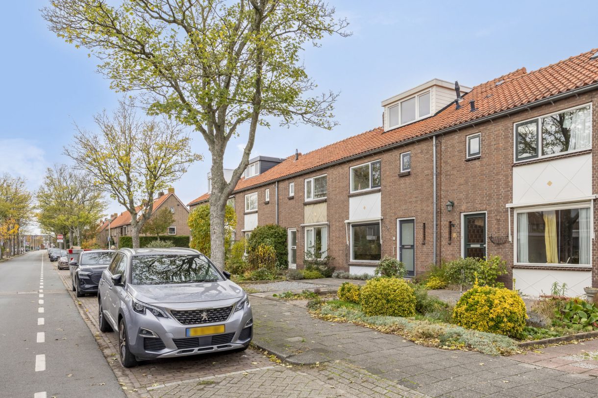 Te koop: Foto Woonhuis aan de Van Lennepstraat 79 in Alphen aan den Rijn