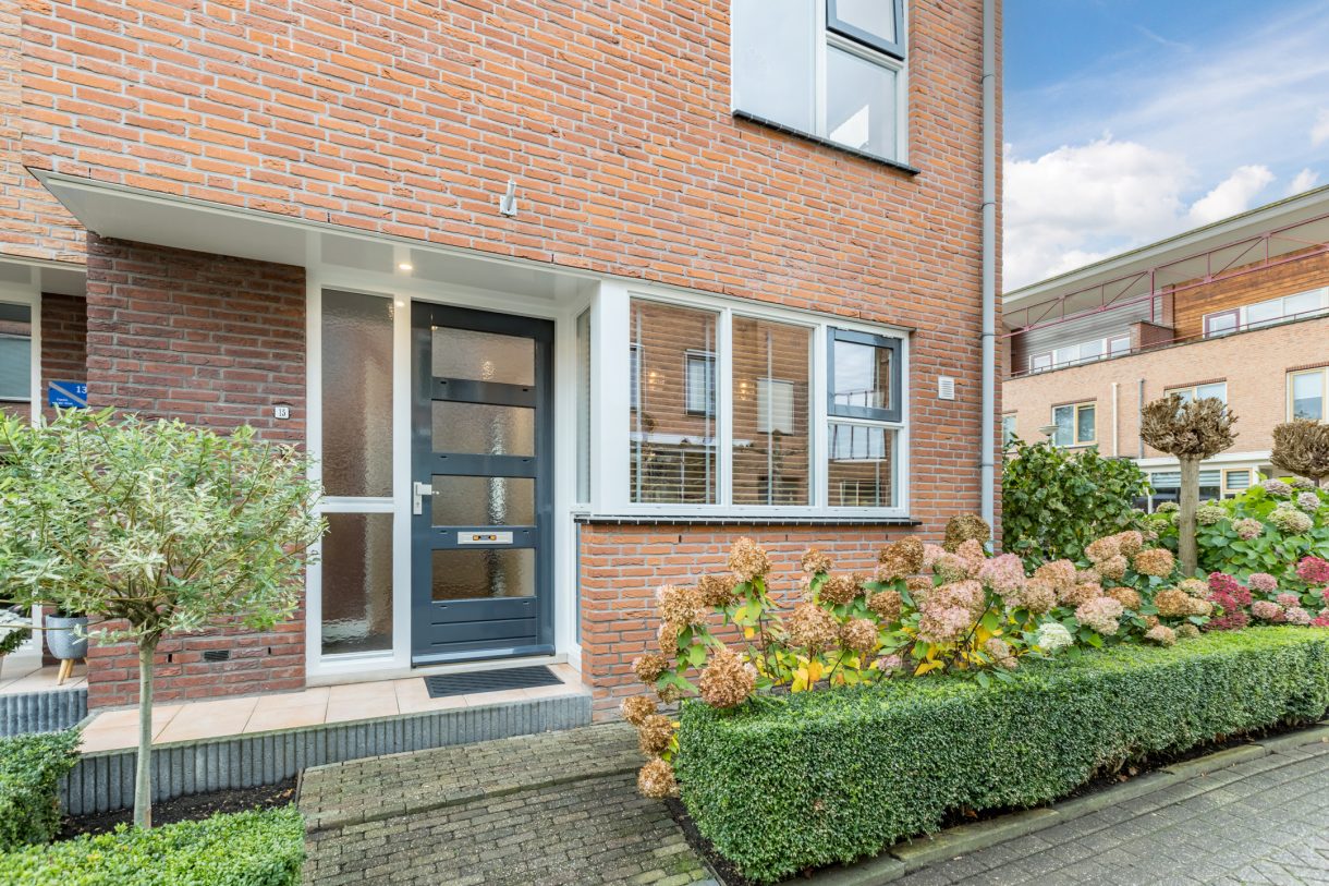 Te koop: Foto Woonhuis aan de Jenneke E. Bijlhof 15 in Waarder