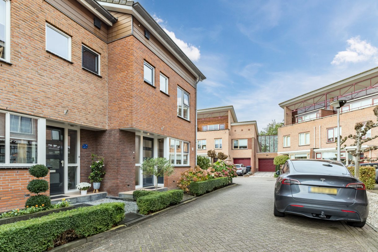 Te koop: Foto Woonhuis aan de Jenneke E. Bijlhof 15 in Waarder