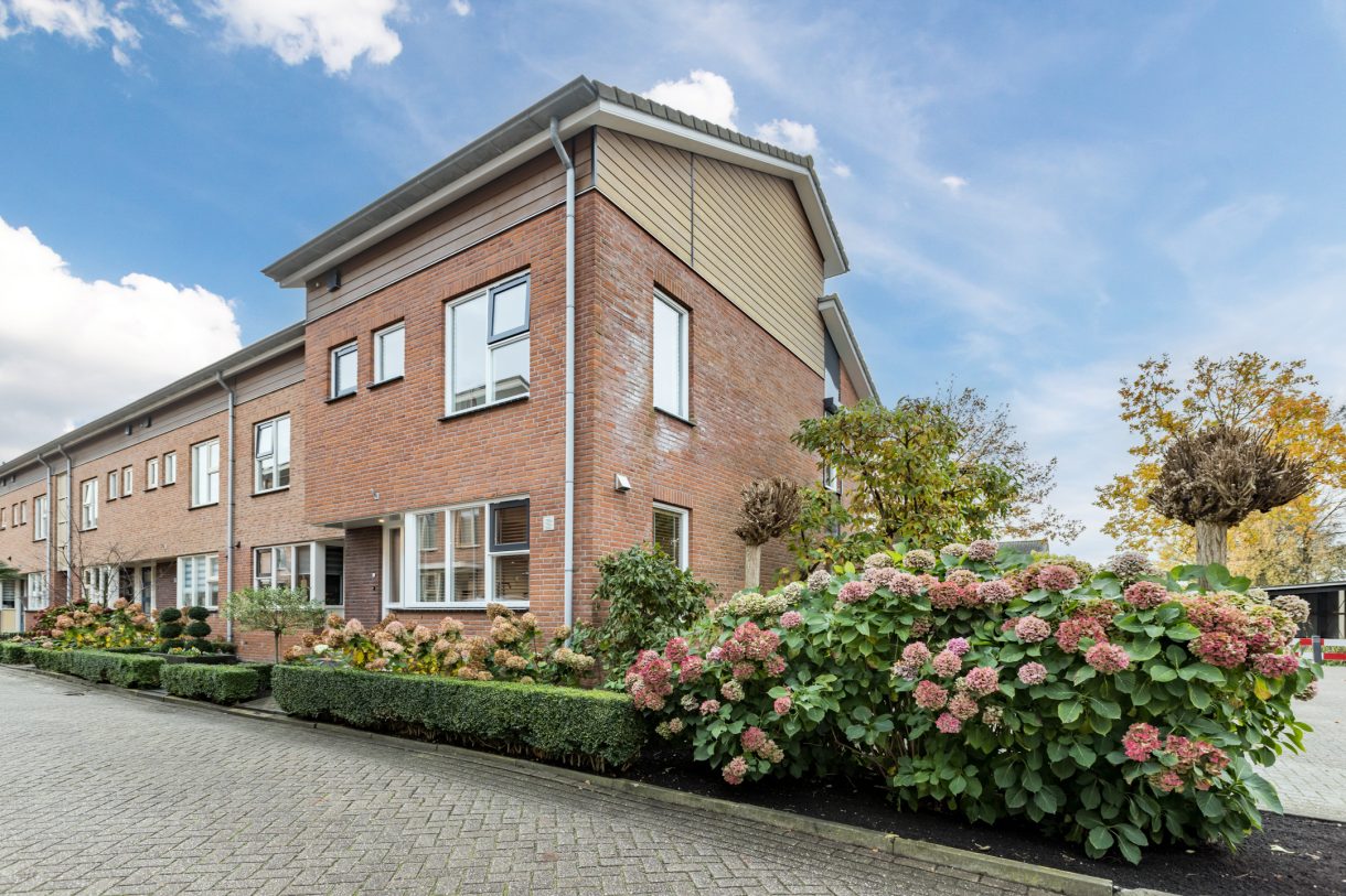 Te koop: Foto Woonhuis aan de Jenneke E. Bijlhof 15 in Waarder