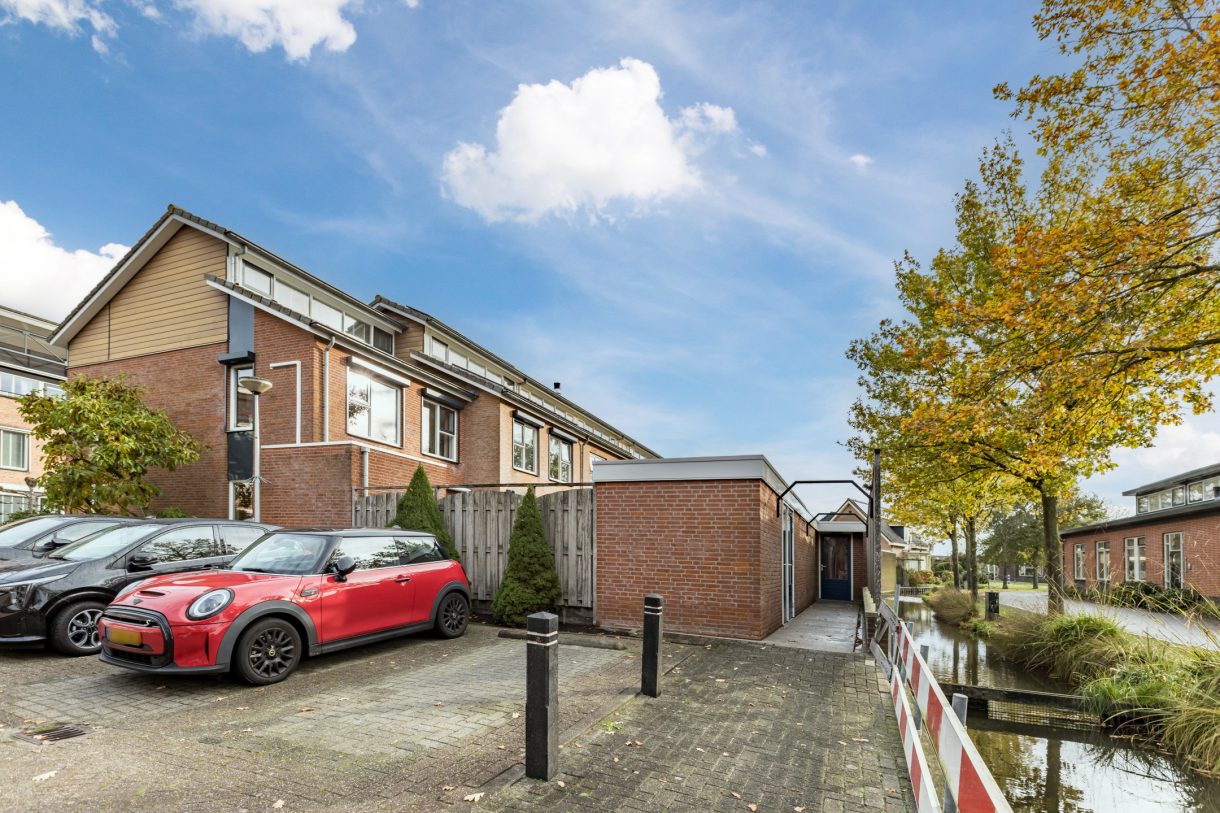 Te koop: Foto Woonhuis aan de Jenneke E. Bijlhof 15 in Waarder