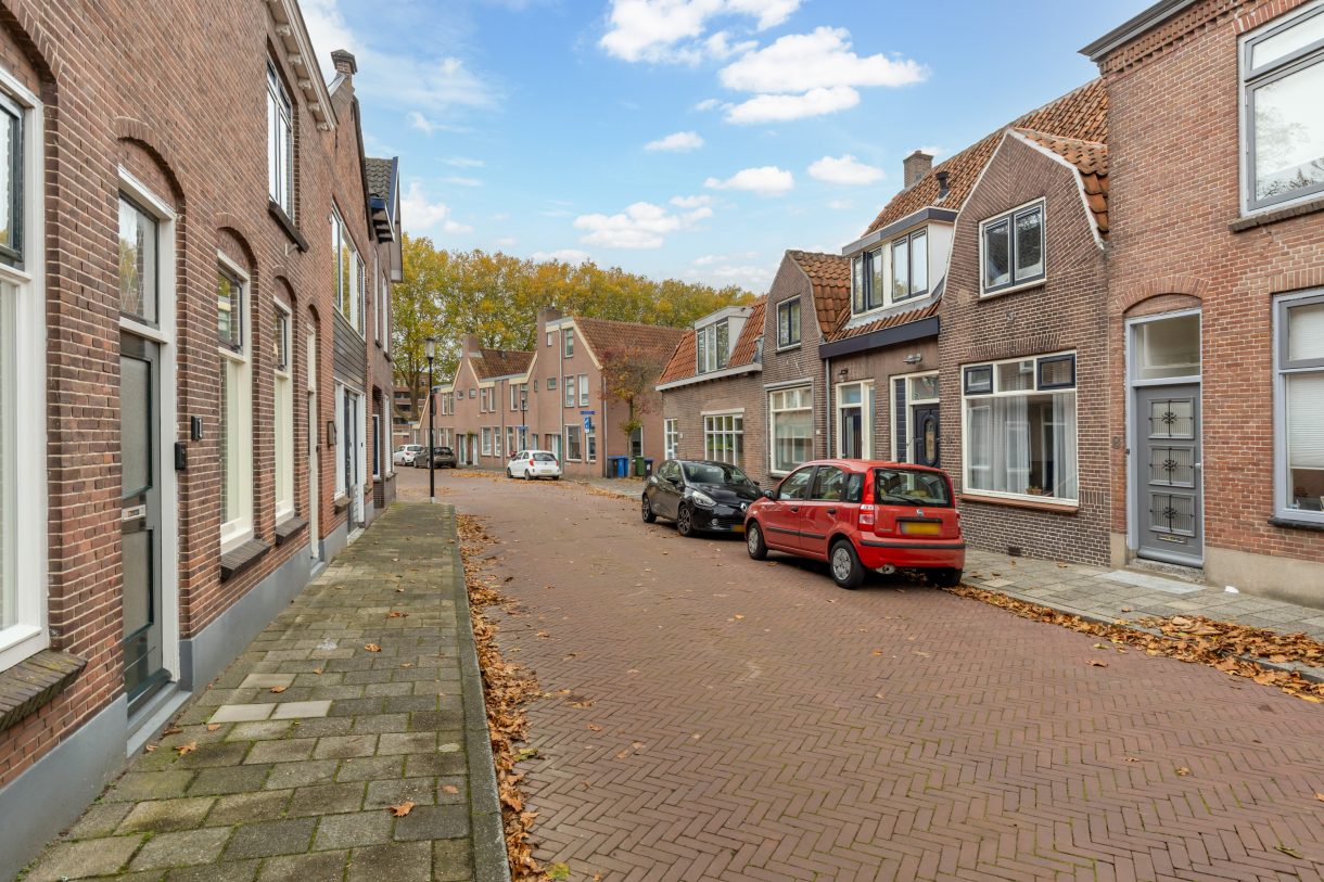 Te koop: Foto Woonhuis aan de Van Loonstraat 10 in Woerden