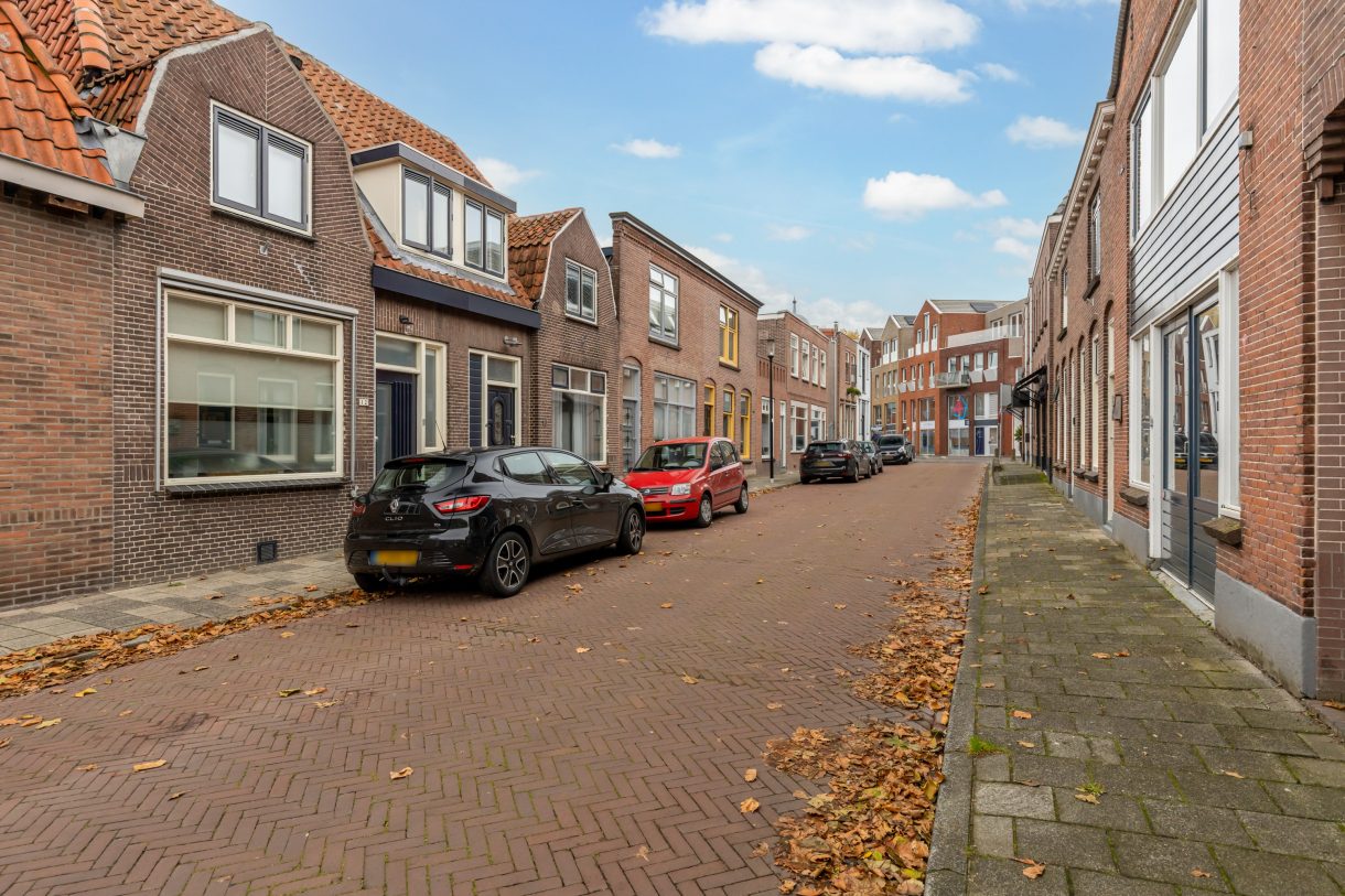 Te koop: Foto Woonhuis aan de Van Loonstraat 10 in Woerden