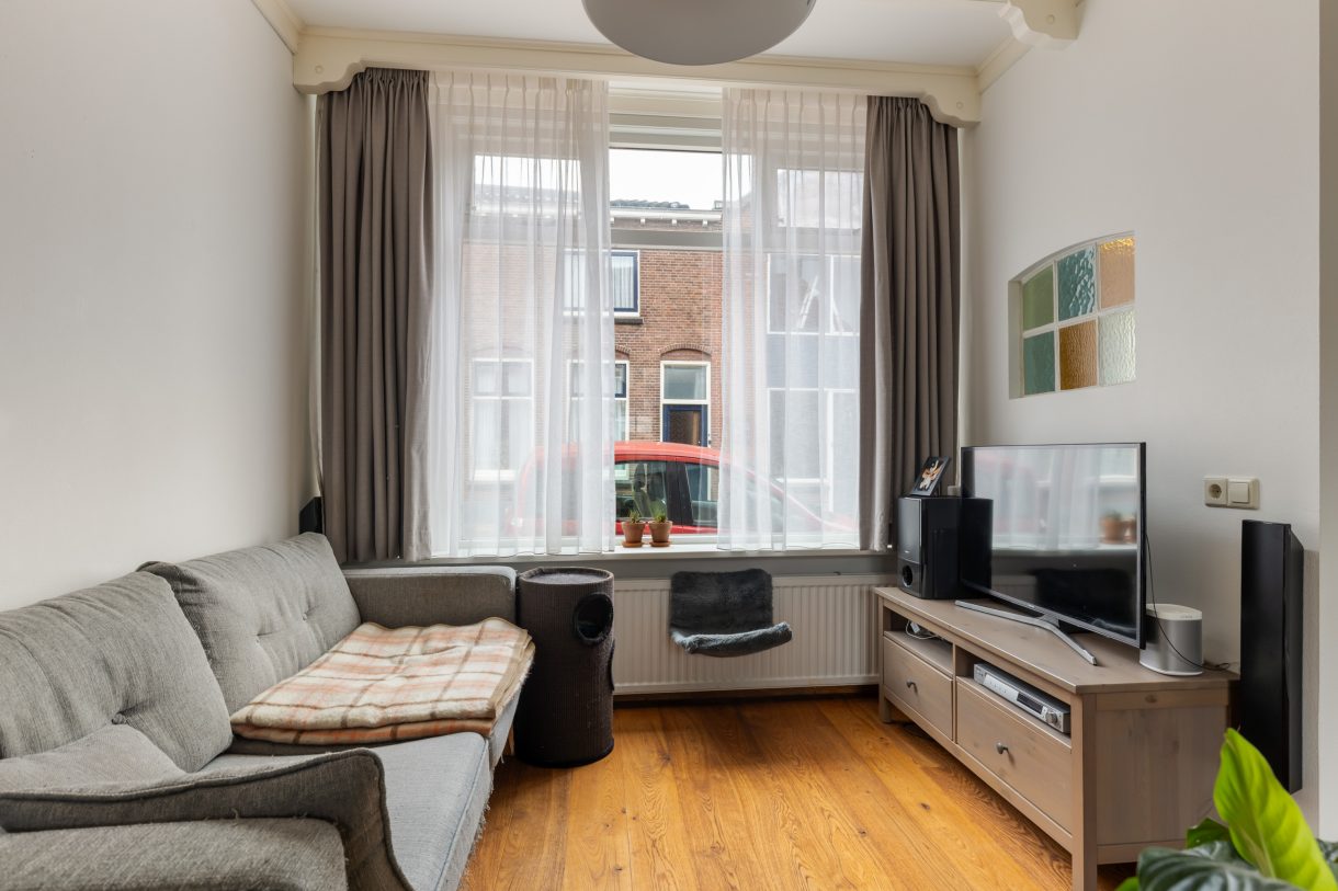 Te koop: Foto Woonhuis aan de Van Loonstraat 10 in Woerden